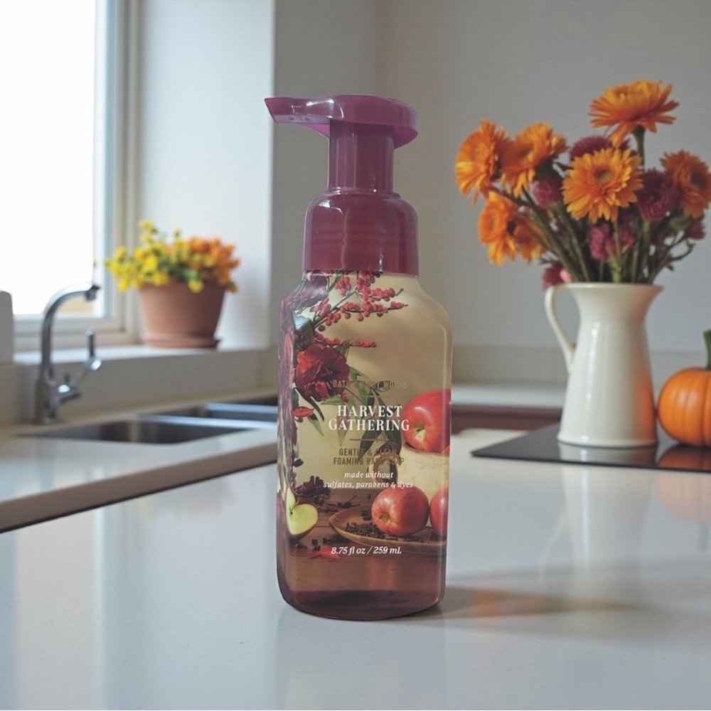 Bath and Body Works Harvest Gathering Foaming Hand Soap NWT